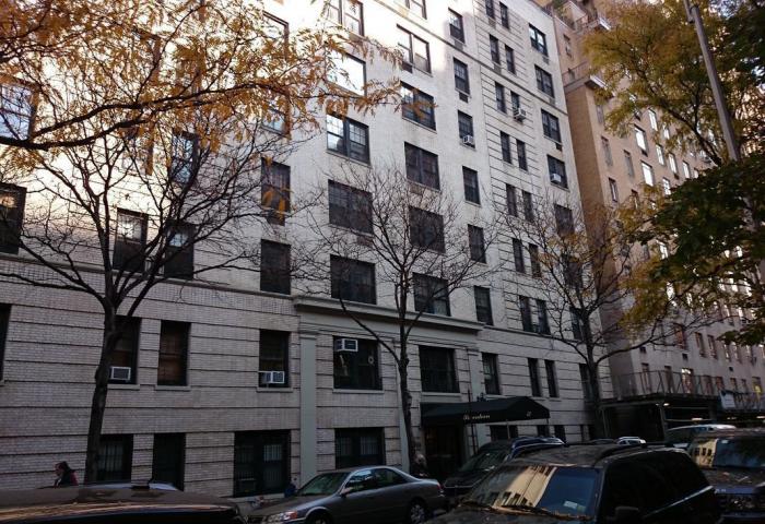 17 West 71st Street Building